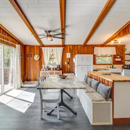 Lakefront Poconos Vacation Rental With Swim Dock! Long Pond Экстерьер фото